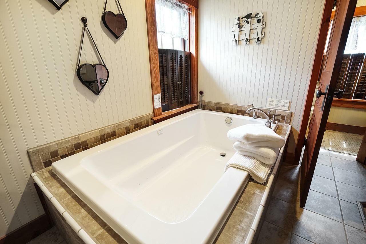 Hocking Hills Inn لوغان المظهر الخارجي الصورة